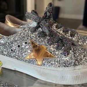 Sparkly Golden Goose
Silver & gold Size 33, Sparkle laces included